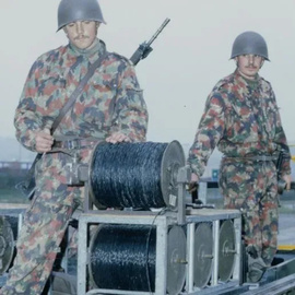 F-2E tábori telefonkábel - Svájci Hadsereg katonai felesleg - Jó állapotban