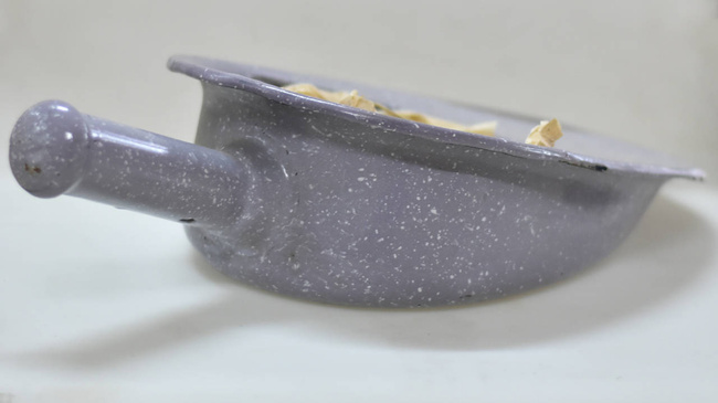 ZOMÁNCOZOTT ORVOSI ÁGYTÁL - KATONAI TÖBBLET ROMÁN HADSEREG