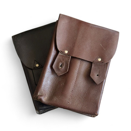 Bőr táska 4 AK-47 tölténytárhoz - Román hadsereg feleslege - Jó állapotban