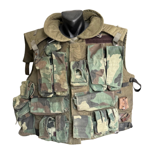 Golyóálló mellény M típusú - Román hadsereg katonai felesleg - Woodland Camouflage/Oliva zöld - Jó állapotban