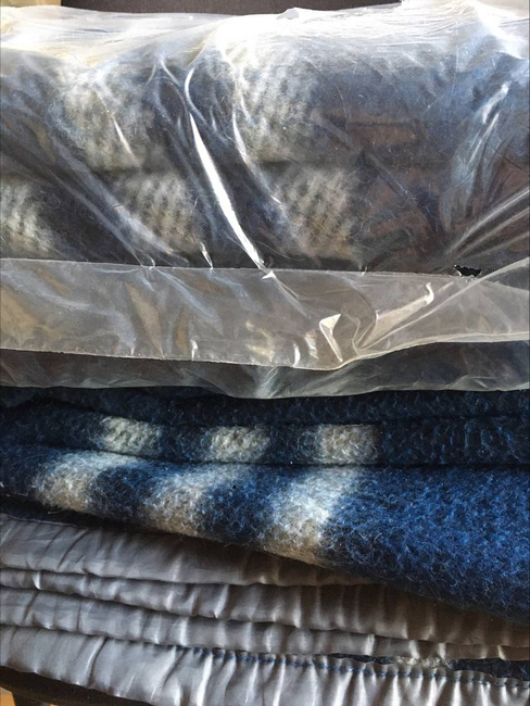Vintage Wool Blend Blanket - 140 x 200 cm - Romanian Army Military Surplus - Blue with 3 White Stripes - In Good Condition