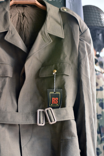 Egyenruhás kabát és 2 nadrág - Román katonai többlet - Barna/Oliva - Mint Új