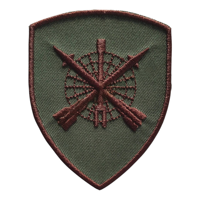 EMBLEMA SEMN DE ARMA MANECA SCUT - RACHETE /ANTIAERIANA - BRODATA PE SUPORT KAKI CU FIR MARO