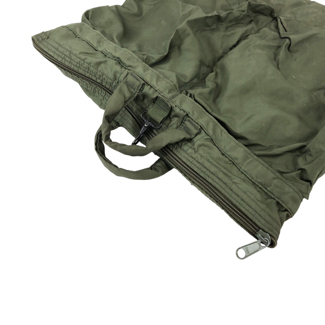 VINTAGE SISAK- ÉS REPÜLŐFELSZERELÉS TÁSKA – 50x50 CM – AMERIKAI HADSEREG KATONAI SURPLUS (USGI) – OLÍVAZÖLD (OD) – HASZNÁLT