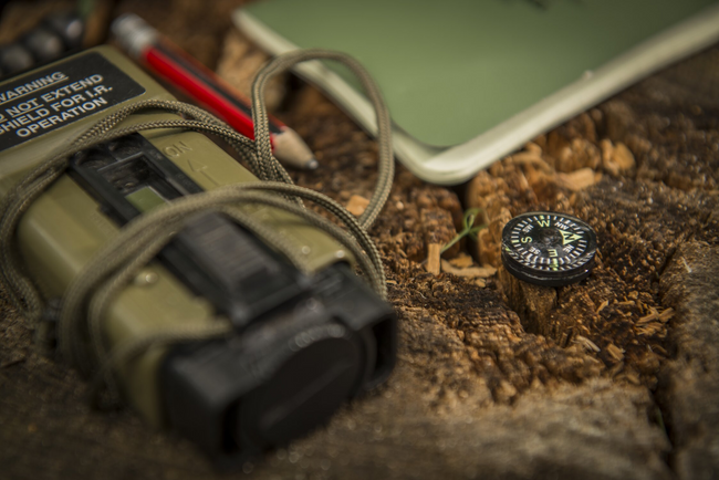 Iránytű gomb - kicsi - fekete - Helikon