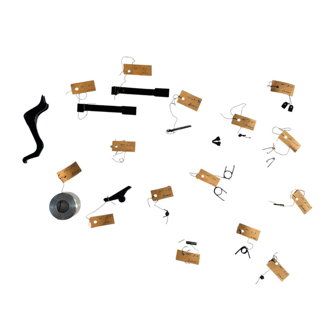 Eredeti fémalkatrész készlet fegyverkarbantartáshoz és javításhoz, textil tasakkal - Olíva zöld - Román Hadsereg haditechnikai készlete - Jó állapotban