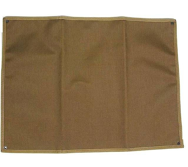 Összecsukható kijelzőpanel jelvények és jelvények számára horog- és hurkapántos rögzítési rendszerrel