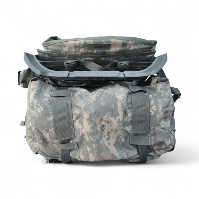 Molle II hátizsák külső fémkerettel - Amerikai hadsereg katonai felesleg - ACU terepszínű - Használt