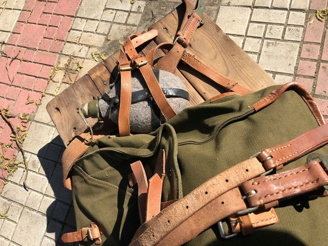 Katonai Olive román retro hátizsák - RSR román hadsereg - jó állapotban