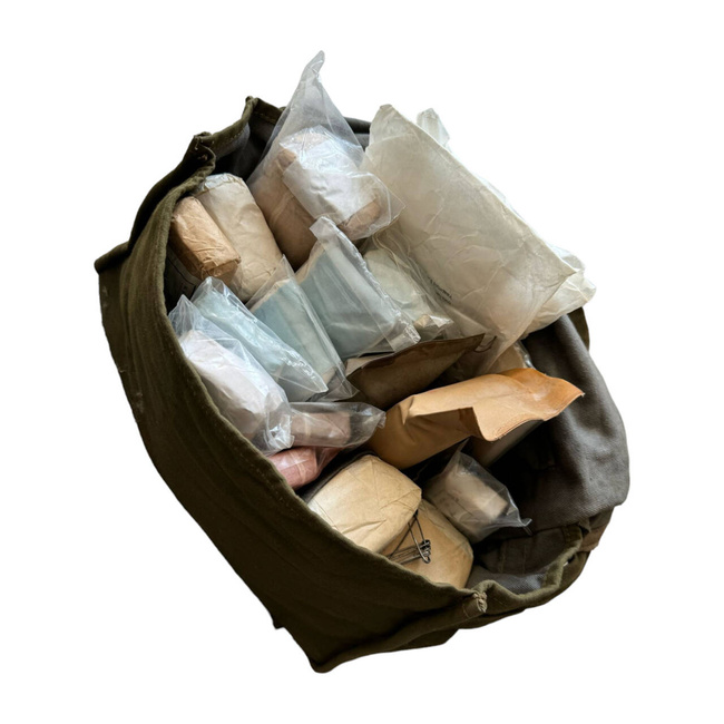 VINTAGE EGÉSZSÉGÜGYI TÁSKA KÖTSZEREKKEL - KATONAI TÖBBLET ROMÁN HADSEREG - JÓ ÁLLAPOTBAN