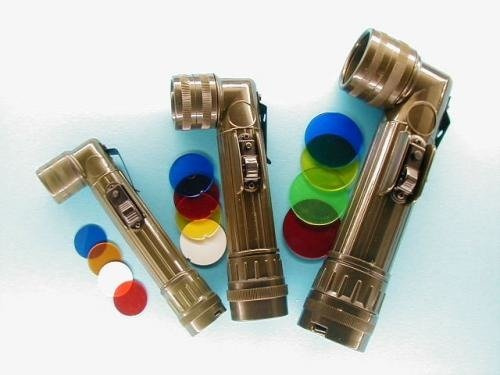 ZSEBLÁMPA US G.I. STYLE ANGLEHEAD FLASHLIGHT (2 x AA CELL) OLIVE