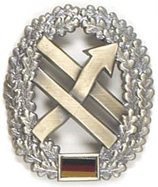 JELVÉNY GENUINE GERMAN ARMY METAL BERET BADGE ´PSV-TRUPPE´