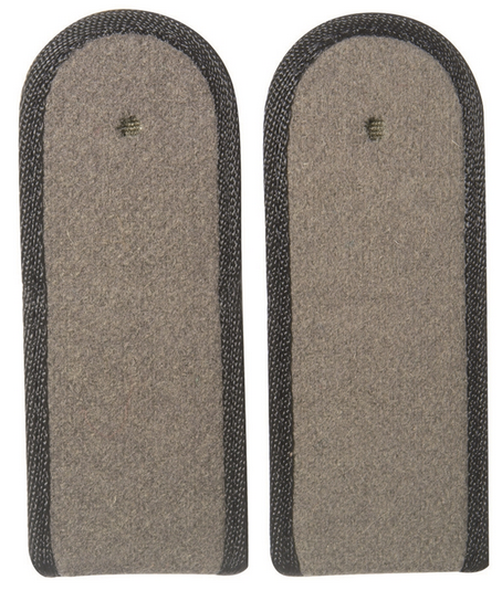 East Germ. Black Epaulets Sold.piping