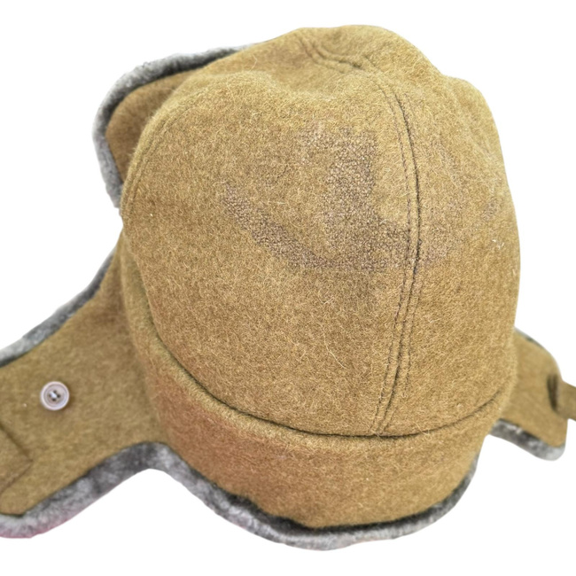 POSZTÓ SAPKA SZŐRMÉVEL - ZÖLD - KATONAI FELESLEG ROMÁN HADSEREG - HASZNÁLT