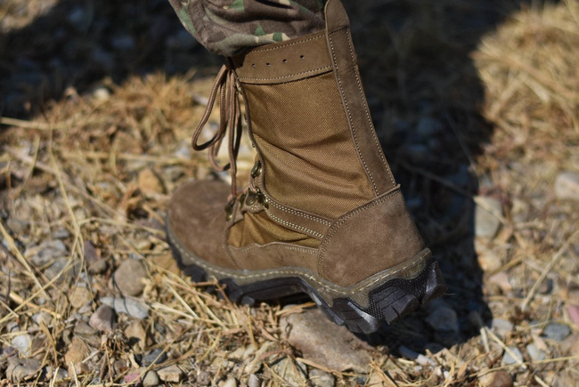 Csizmák Bison Coyote