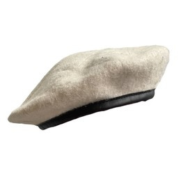 KRÉMSZÍNŰ BARETT, KATONAI FELESLEG A NÉMET HADSEREGTŐL - HASZNÁLT