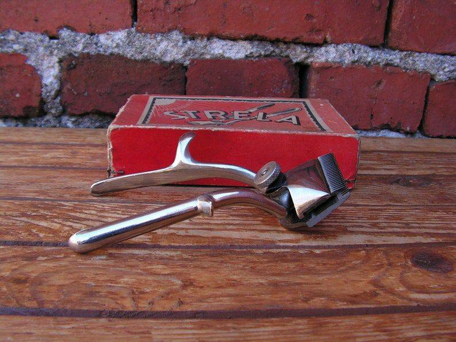 KÉZI NYÍRÓGÉP - VALÓDI KATONAI FELESLEG ROMÁN HADSEREG - MINT ÚJ