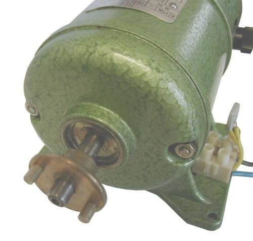 EAST GERMAN VEB HARTHA ELECTRIC ENGINE (220 V / 40 W) USED