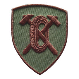 EMBLEMA SEMN DE ARMA MANECA SCUT - AUTO - BRODATA PE SUPORT KAKI CU FIR MARO