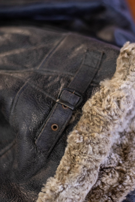 BŐR SZŐRME DZSEKI - ROMÁN HADSEREG KATONAI TÖBBLET - HASZNÁLT