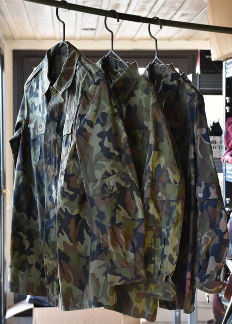 RARE UNIFORM SUIT - Romanian M90 “Mozaic” camo pattern - ROMANIAN ARMY - LIKE NEW