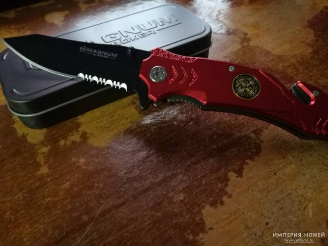 Zsebkés Fire Fighter - Piros - Magnum by Boker