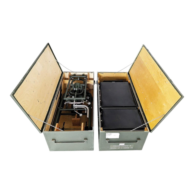 Összecsukható műtőasztal - 3 MT modell, 1974 - Rozsdamentes acél - Olívazöld - Svéd Katonai Felesleg - Újszerű / Gyűjtői darab