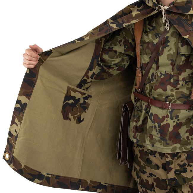 TENT TARPAULIN PLASH-PALATKA RAIN CAPE/SHELTER HALF - 180 x 180 CM - LEAF MOSAIC CAMOUFLAGE - ROMANIAN ARMY MILITARY SURPLUS - LIKE NEW