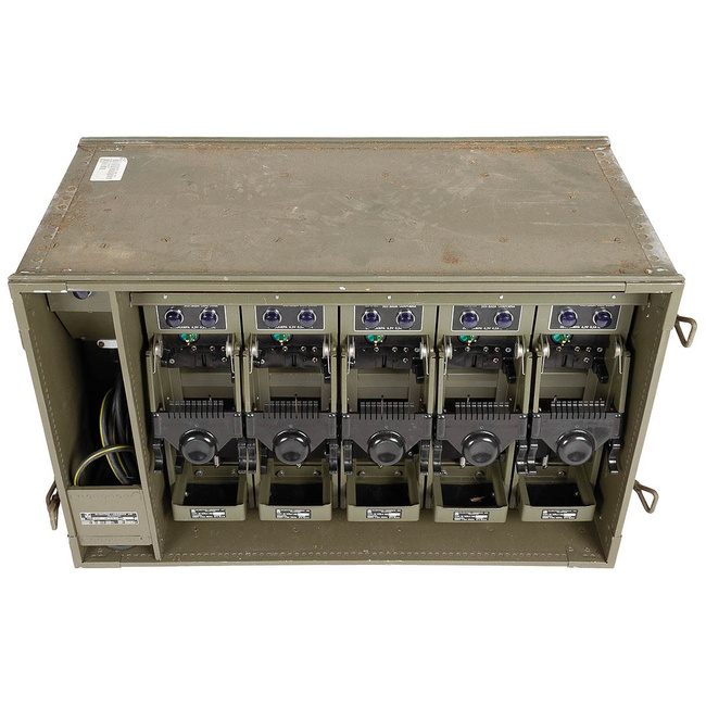 Satt elektronikus akkumulátortöltő - 260 MT modell - Német hadsereg katonai felesleg - Használt/nem tesztelt