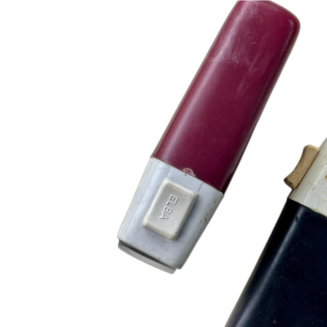 ELBA ZSEBLÁMPA – ROMÁN HADSEREG KATONAI FELESLEG – KÜLÖNBÖZŐ SZÍNEK ÉS TEXTÚRÁK – HASZNÁLT