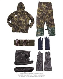 CSEH VÉDŐRUHA - ÁLCÁZOTT M95 - KATONAI FELESLEG - HASZNÁLT