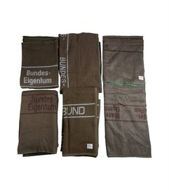 GERMAN WOOL BLANKET 210X200 CM - LIKE NEW