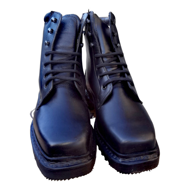 LEATHER MILITARY BOOTS - MOUNTAIN HUNTERS - MILITARY SURPLUS ROMANIAN ARMY - BLACK - LIKE NEW