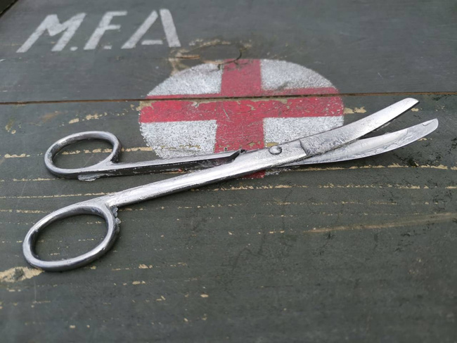 Medical Tools - Scissors - Military Surplus