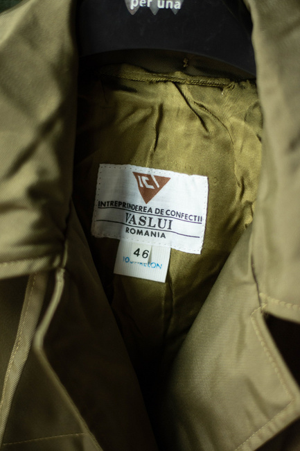 VÍZÁLLÓ TRENCH KABÁT - ROMÁN HADSEREG KATONAI FELESLEG - MINT ÚJ - OLÍVA ZÖLD