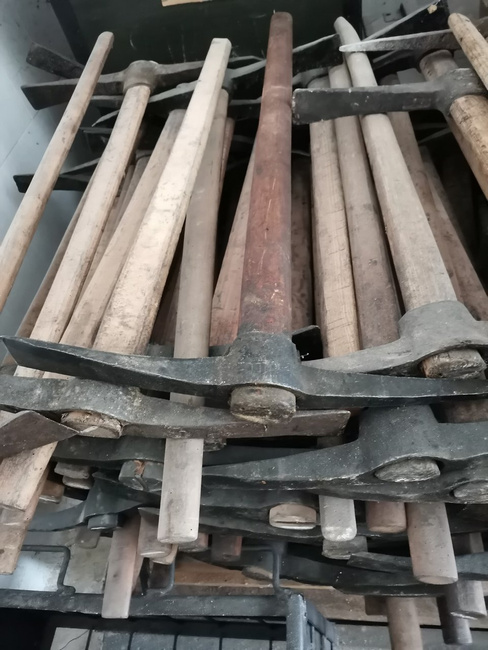 Katonai csákány - román hadsereg felesleges készlet