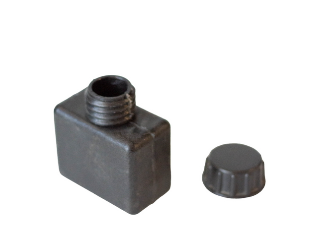 PALACK/TARTÁLY FEDŐVEL OLAJHOZ - 50ML - KATONAI FELESLEG A ROMÁN HADSEREGTŐL - JÓ ÁLLAPOTBAN