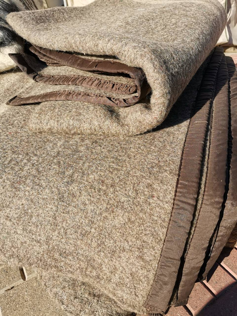 TISZTA GYAPJÚ VINTAGE TAKARÓ - 140x210 CM - ROMÁN HADSEREG KATONAI FELESLEG - JÓ ÁLLAPOTBAN