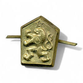 Katonai Sapkajelvény - CSLA- KING - Csehszlovák Hadsereg Katonai Surplus - Hátoldali Rögzítőrendszerrel - Arany Színű - Jó Állapotban