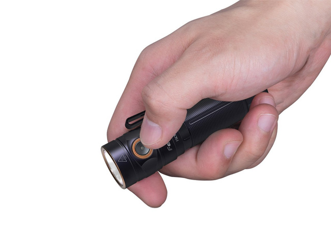 ZSEBLÁMPA "E30R" - FENIX