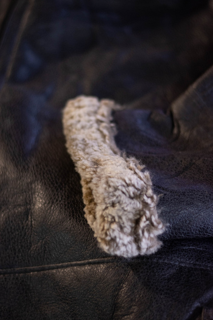 BŐR SZŐRME DZSEKI - ROMÁN HADSEREG KATONAI TÖBBLET - HASZNÁLT