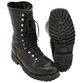 SKI TOURING BOOTS WITH STIFF SOLE, UNLINED - AUSTRIAN ARMY MILITARY SURPLUS - BLACK - USED