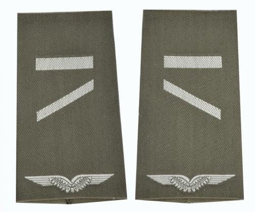 EMBLÉMA - GENUINE GERMAN AIR FORCE O.D./SILVER SHOULDER LOOPS ´GEFREITER UA´