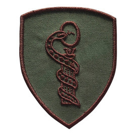 EMBLEMA SEMN DE ARMA MANECA SCUT - MEDICAL - BRODATA PE SUPORT KAKI CU FIR MARO