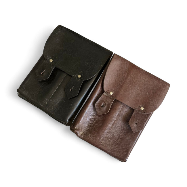 Bőr táska 4 AK-47 tölténytárhoz - Román hadsereg feleslege - Jó állapotban