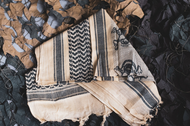 SHEMAGH SÁL - KHAKI-FEKETE