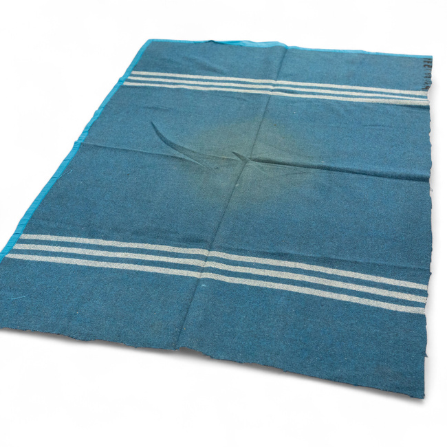 TISZTA GYAPJÚ VINTAGE TAKARÓ - 140x210 CM - VÁLTOZÓ SZÍNEK - ROMÁN HADSEREG KATONAI FELESLEG - MEGROMLOTT - NAGYON KOPOTT