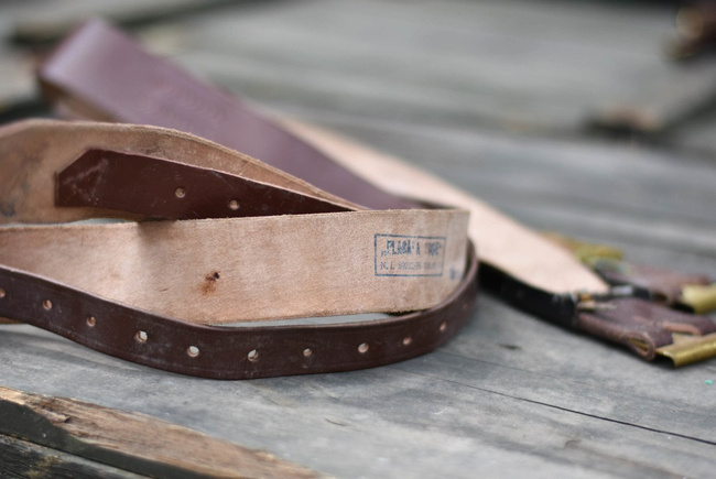 LEATHER BELT WITH GOLDEN BUCKLE - MILITARY SURPLUS ROMANIAN ARMY - IN GOOD CONDITION