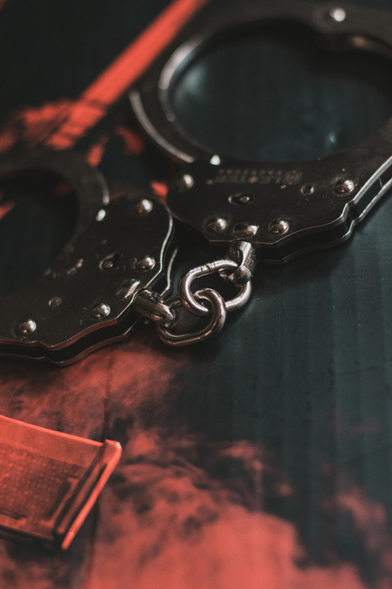 Dupla záras acél kézbilincs lánccal - Ezüst