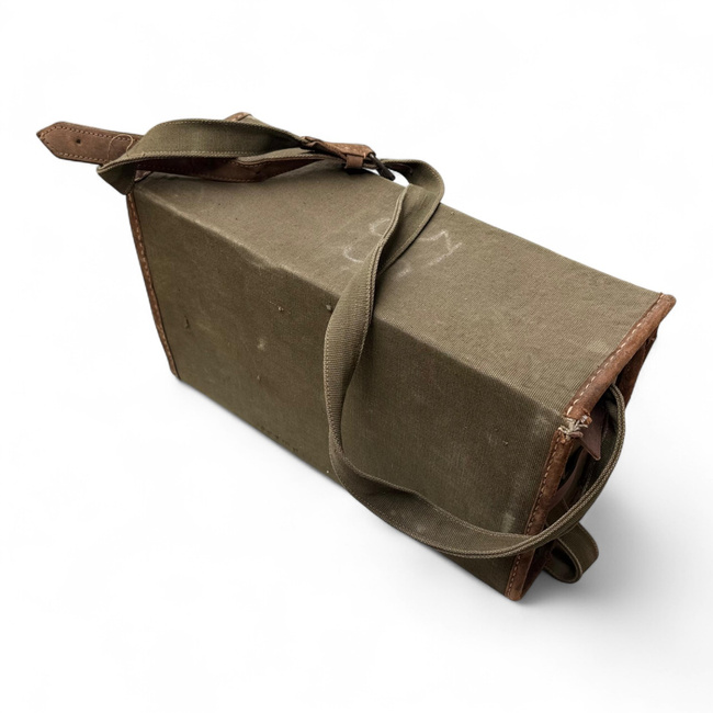 Hazafias Gárda Egészségügyi Táska - Vöröskereszt - Kommunista Korszak R.S.R. - Román Hadsereg Katonai Surplusz - Olívazöld (OD) - Jó Állapotban